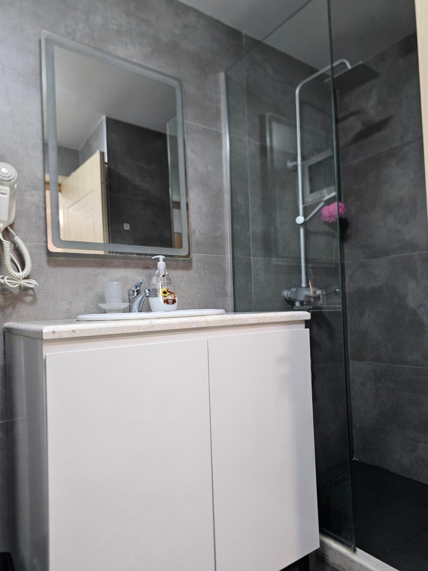 Alex'S Apartment Дуррес Екстер'єр фото